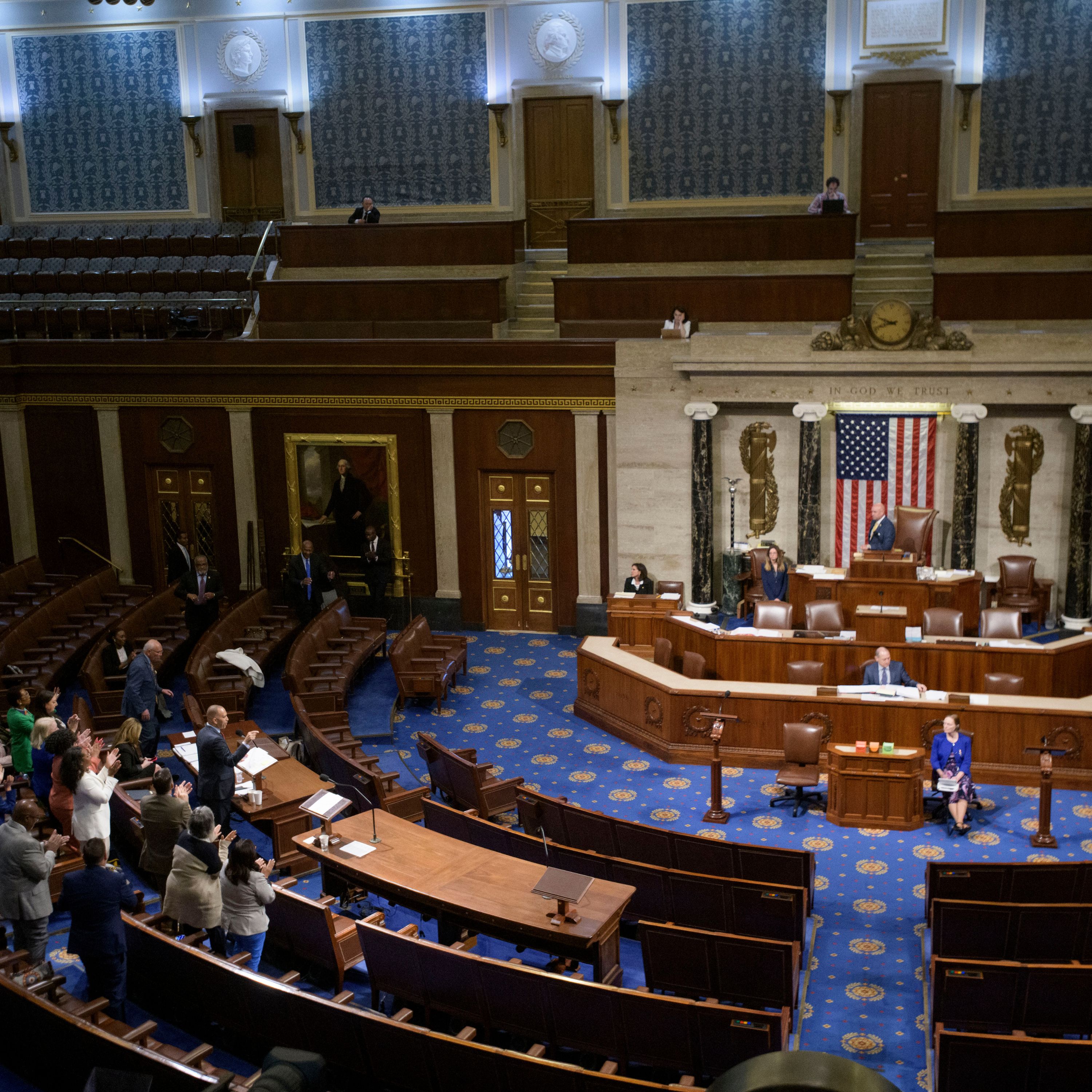 Jeffries Uses “Magic Minute” to Stall GOP Megabill