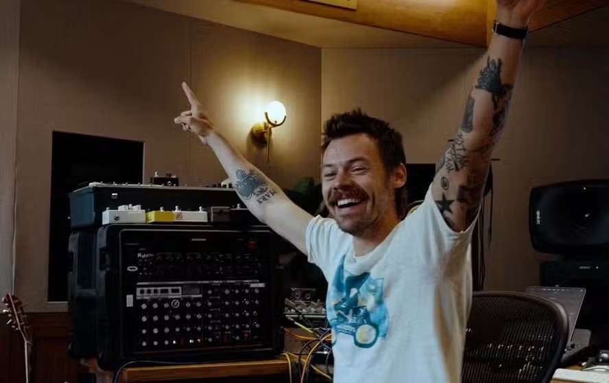 'Violação ao direito do consumidor', diz Erika Hilton sobre venda de ingressos para show de Harry Styles episode artwork