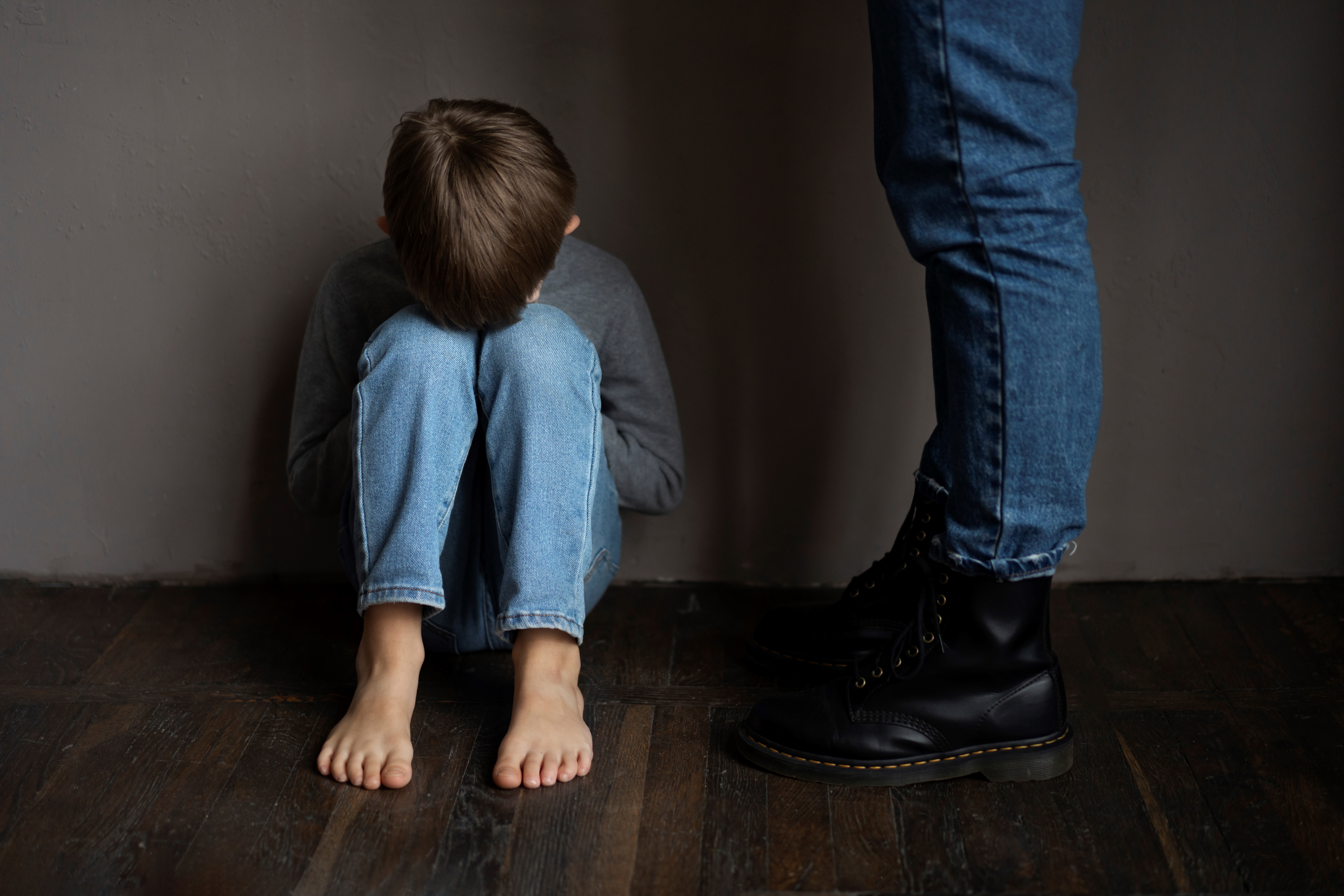 Seis crianças e adolescentes são estuprados por hora no Brasil; iniciativa mobiliza ações de prevenção episode artwork