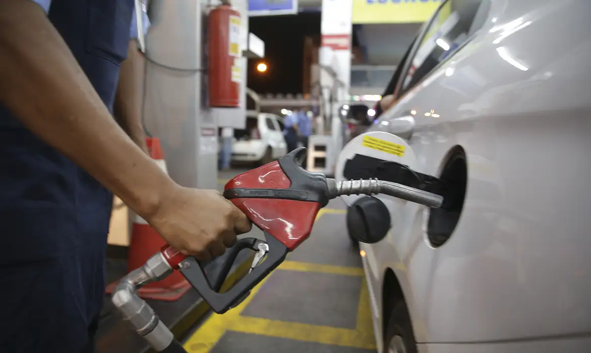 Governo anuncia subvenção para diesel, importação de gás de cozinha e linhas de crédito no setor aéreo episode artwork