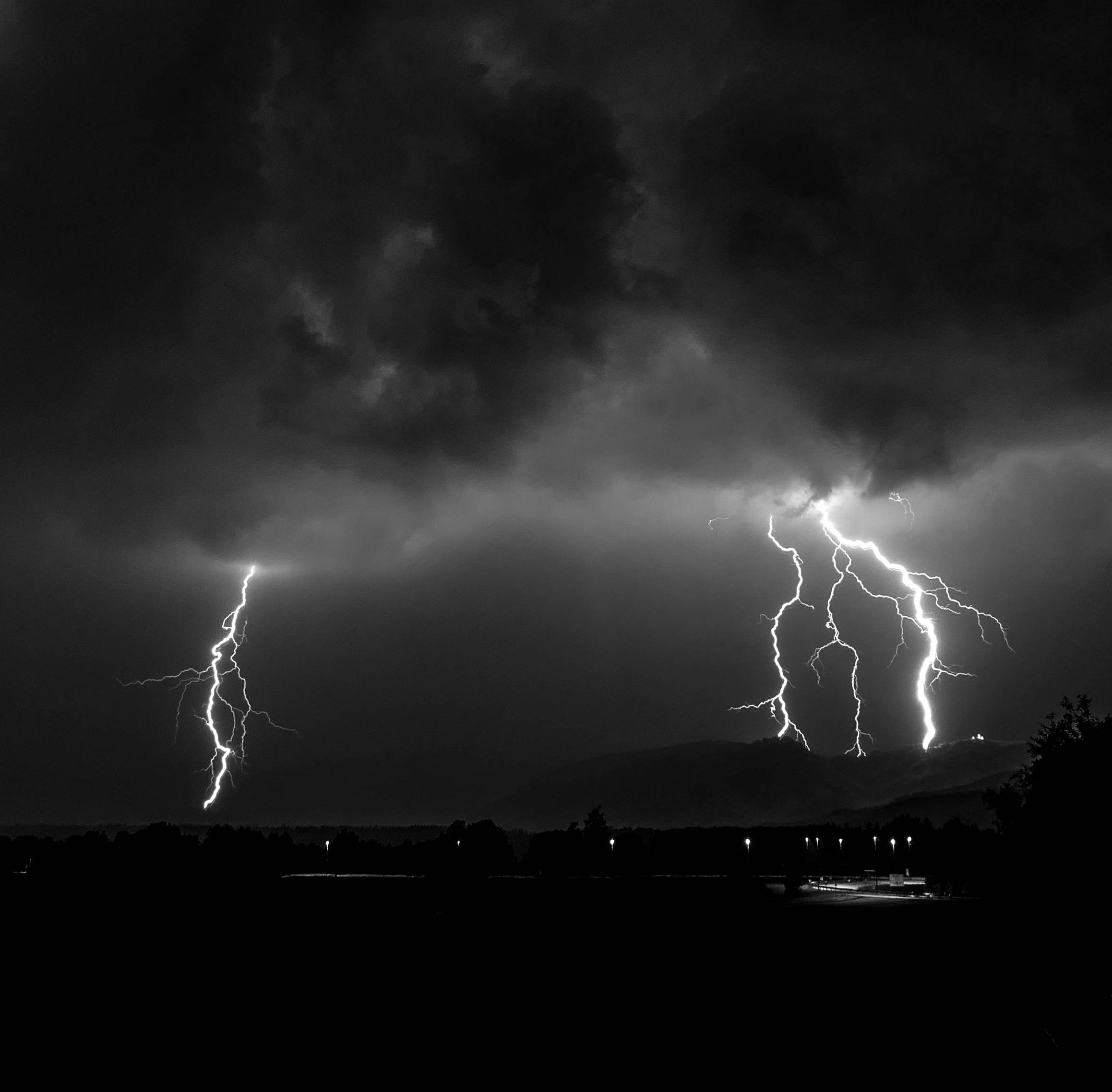 Thunderstorm: 8-Hour Tranquil Rain Soundscape for Blissful Sleepiness