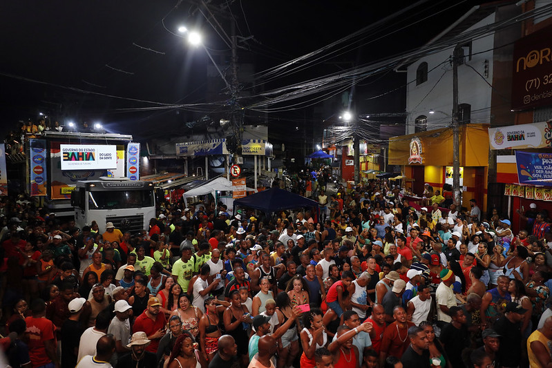 Carnaval de Salvador começa oficialmente com entrega da chave da cidade ao rei Momo episode artwork