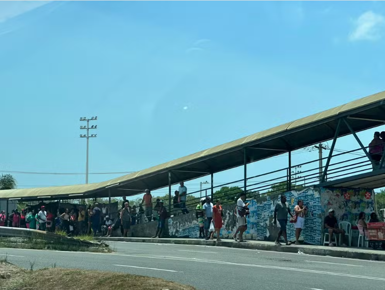 Ao menos 75 ônibus são impedidos de sair das garagens em Salvador, na Bahia episode artwork