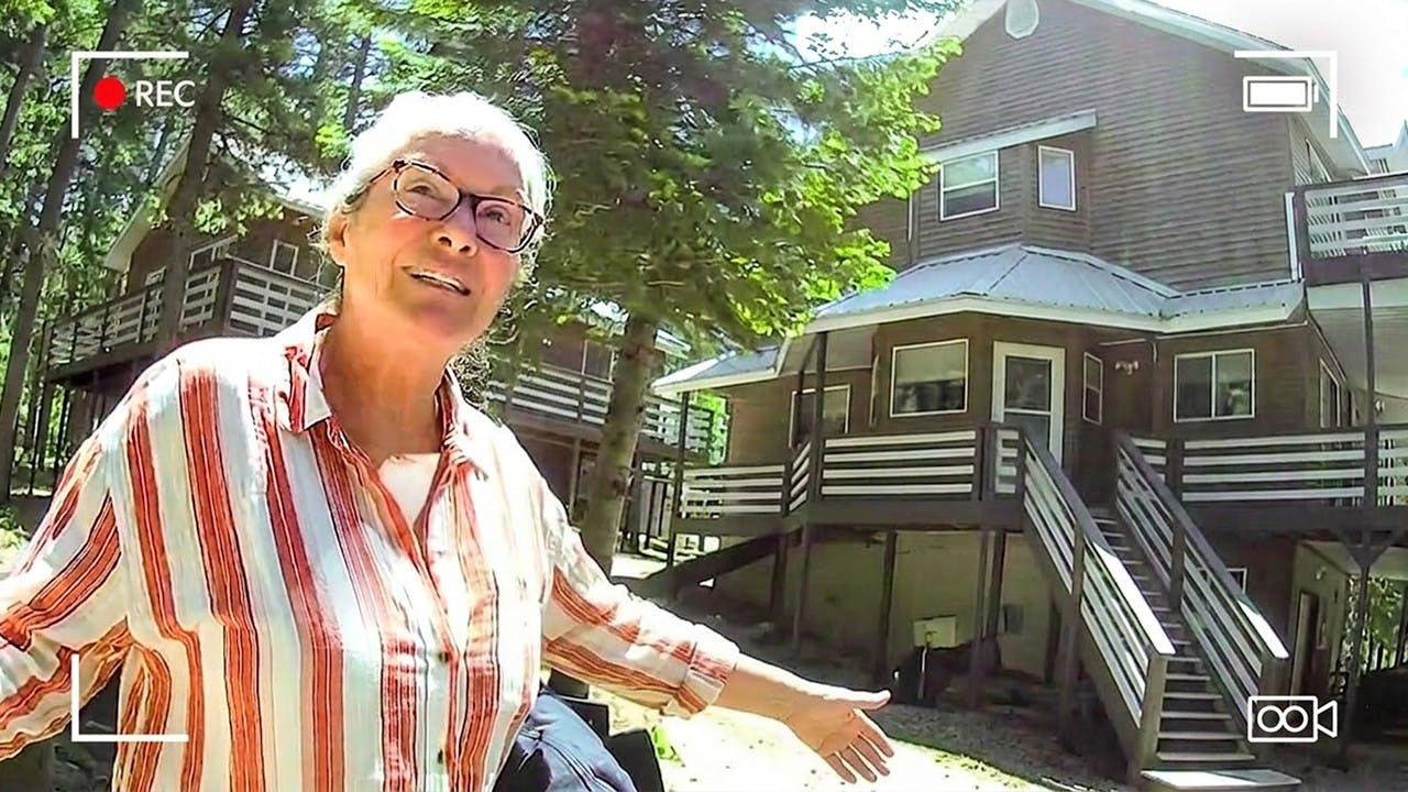 Secret Killer Leads Cops Into Her $3,000,000 Murder Mansion Secret Killer Leads Cops Into Her $3,000,000 Murder Mansion