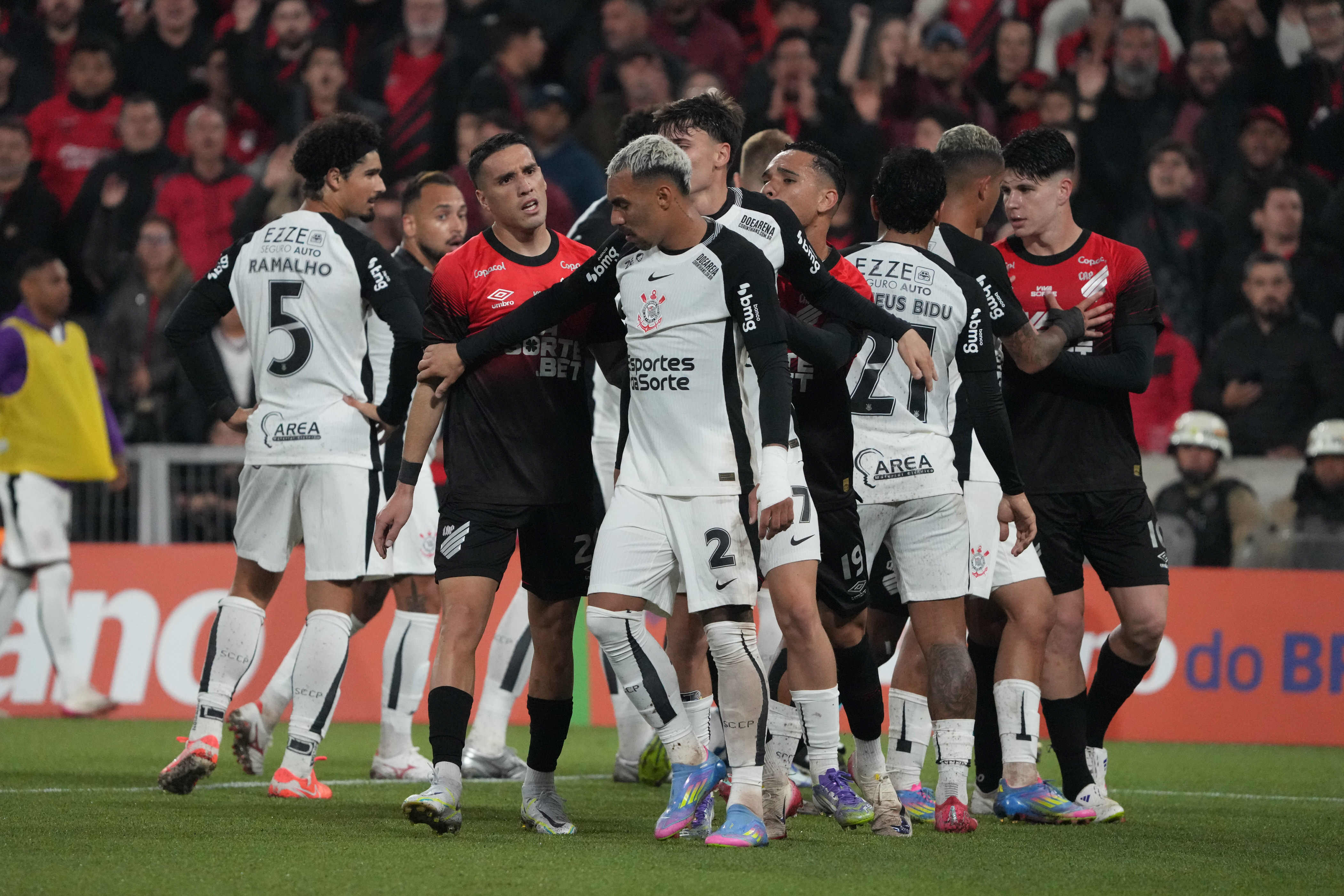 Corinthians aguarda para saber se terá Yuri Alberto no domingo