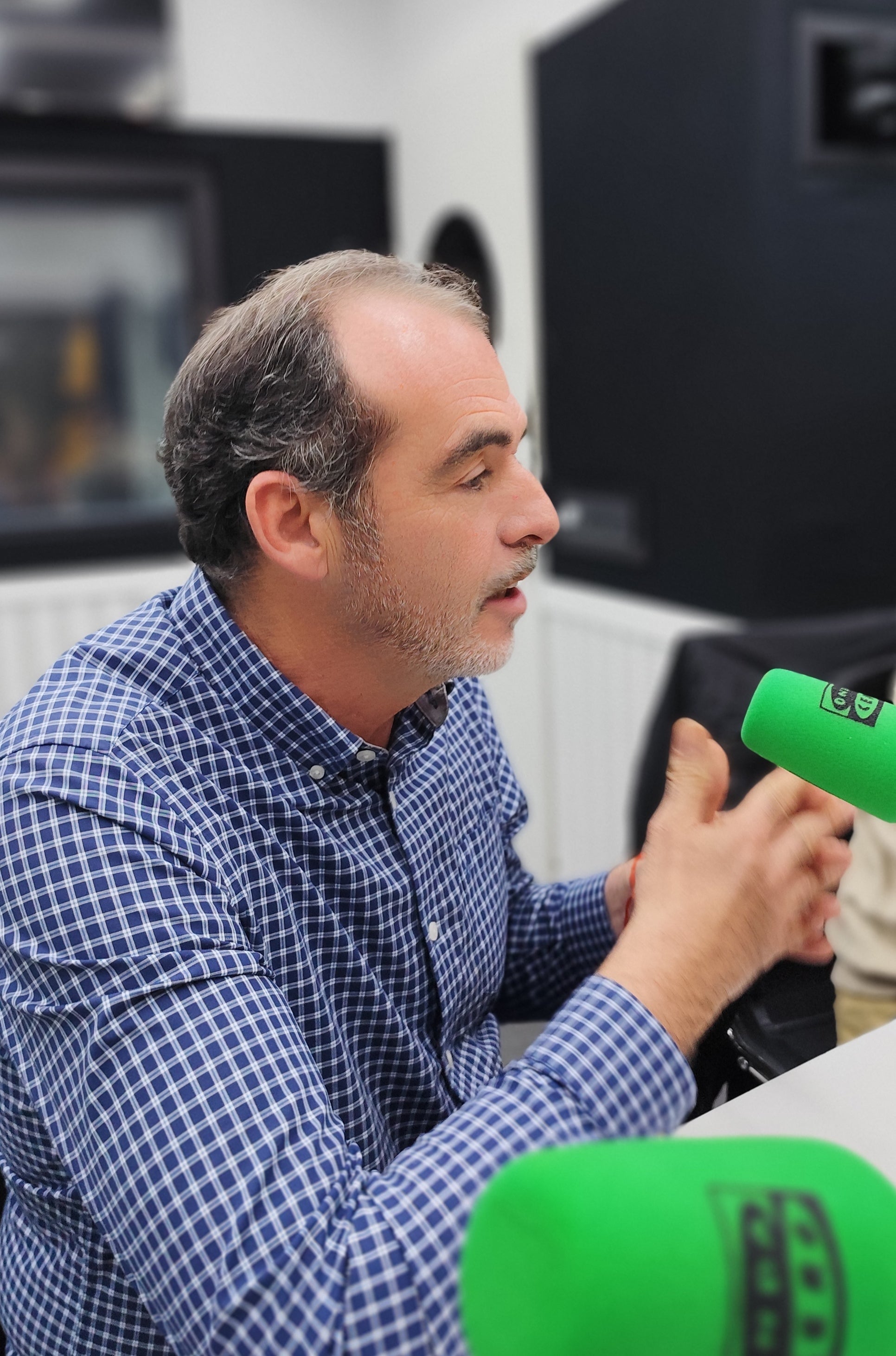 "Aquella noche cerraba los ojos... y me sentía a veces culpable porque mis siete compañeros estaban muertos"