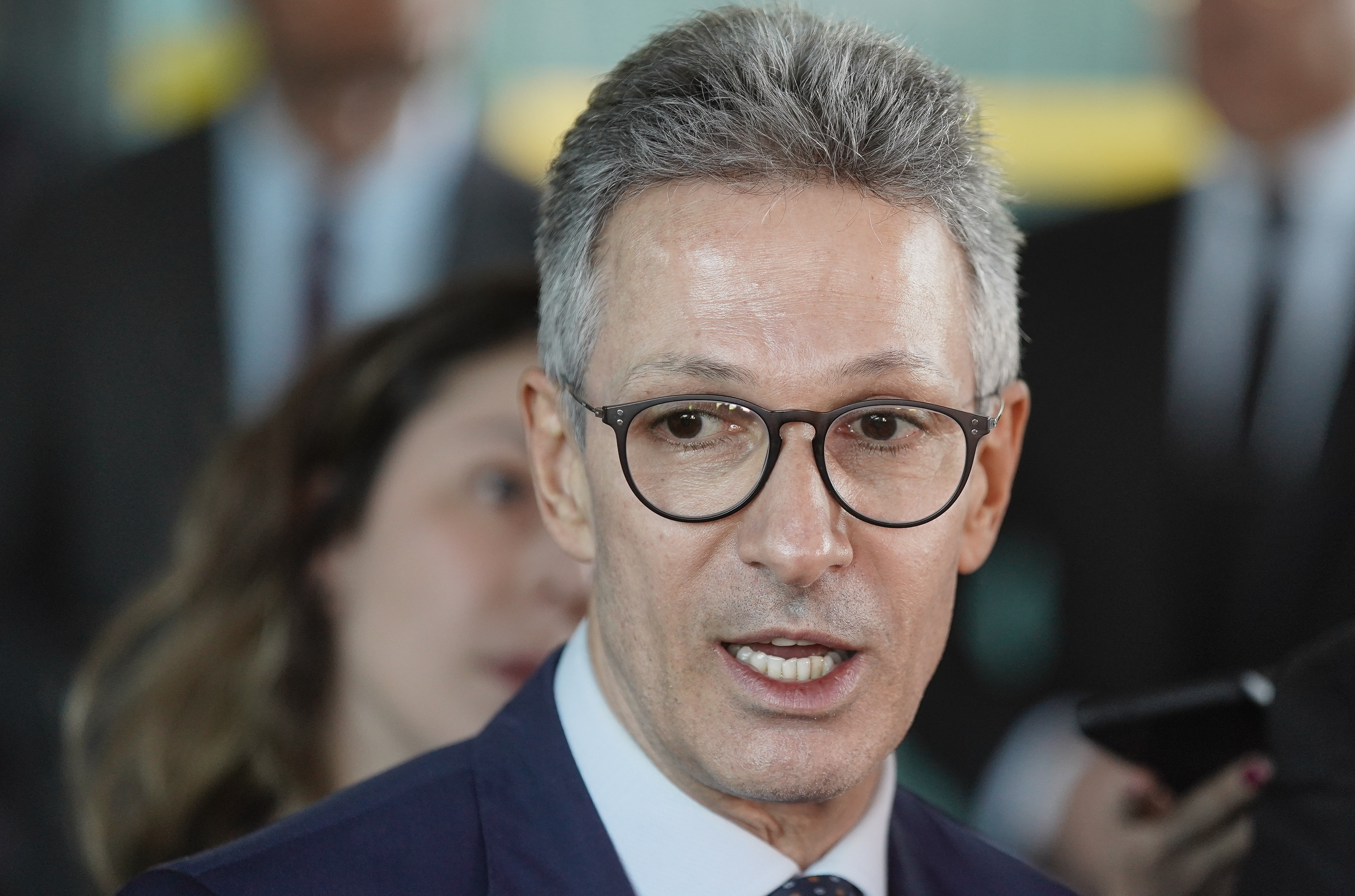 Zema diz que fará um 'choque' na área fiscal e irá 'privatizar tudo' se for eleito episode artwork