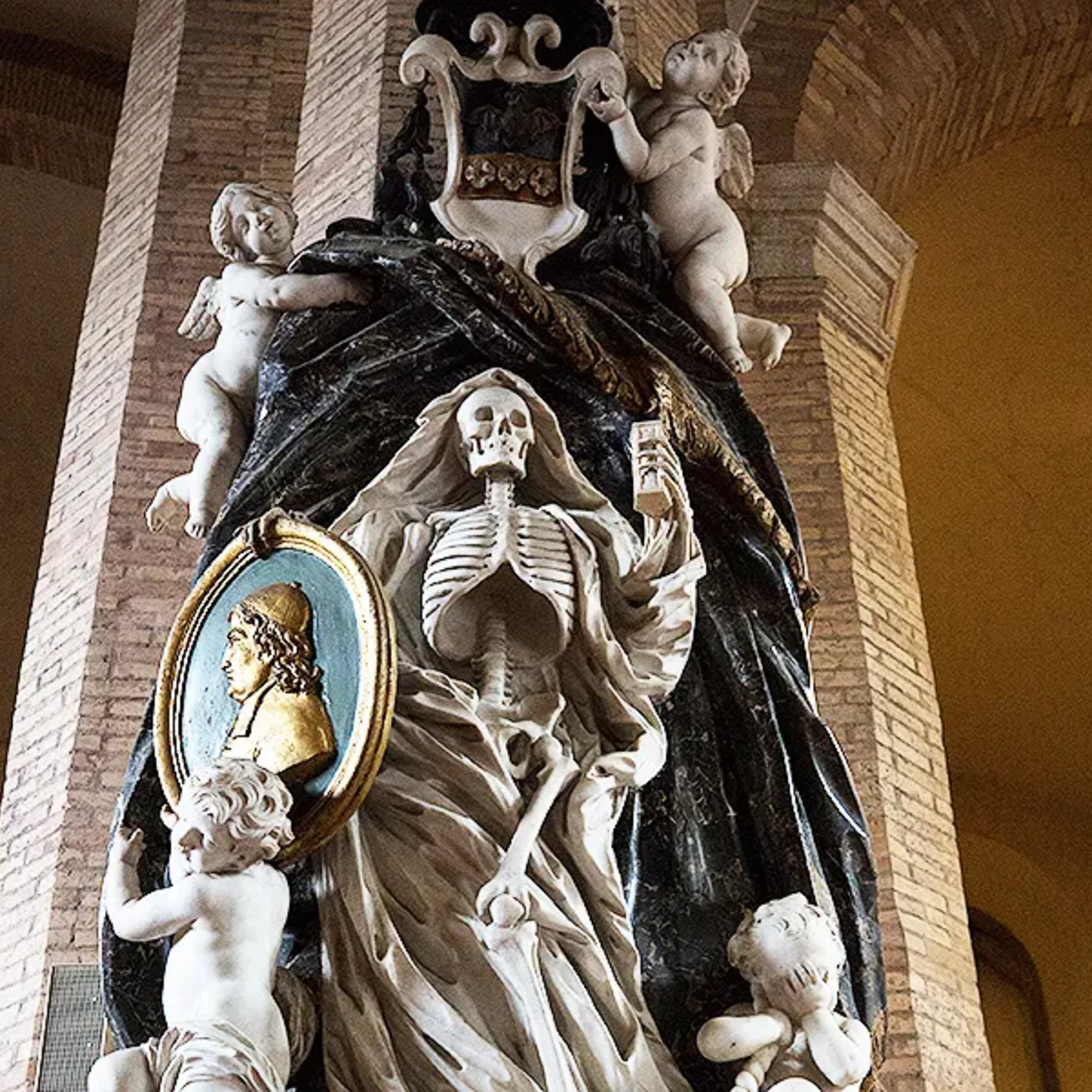 Dark History of The Vatican - A True Hauntings Podcast