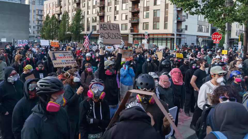 “Antifa” aterroriza Portland
