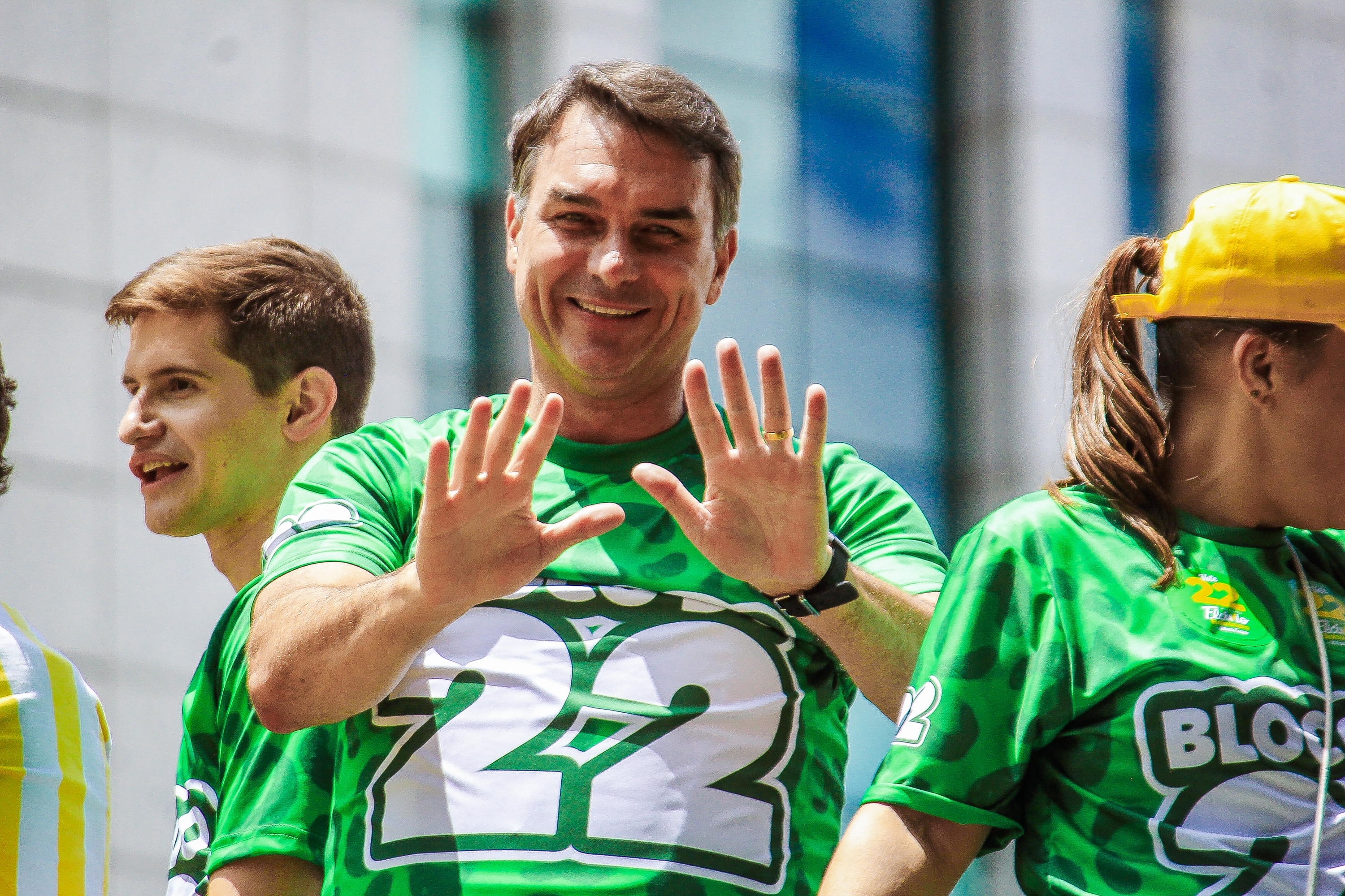 Ato de Flávio Bolsonaro na Avenida Paulista tem críticas a Lula e mobilização de aliados episode artwork