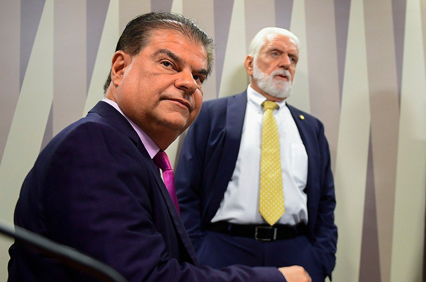A poucos dias do tarifaço dos EUA, comitiva de senadores tenta reduzir impacto para empresários episode artwork