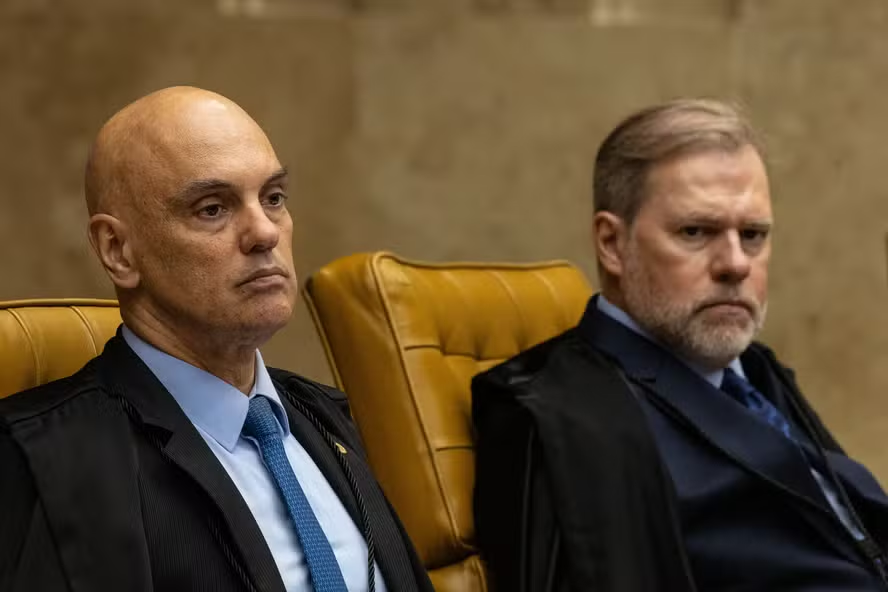 Senador protocola pedido de CPI para investigar Moraes e Toffoli sobre caso Master episode artwork
