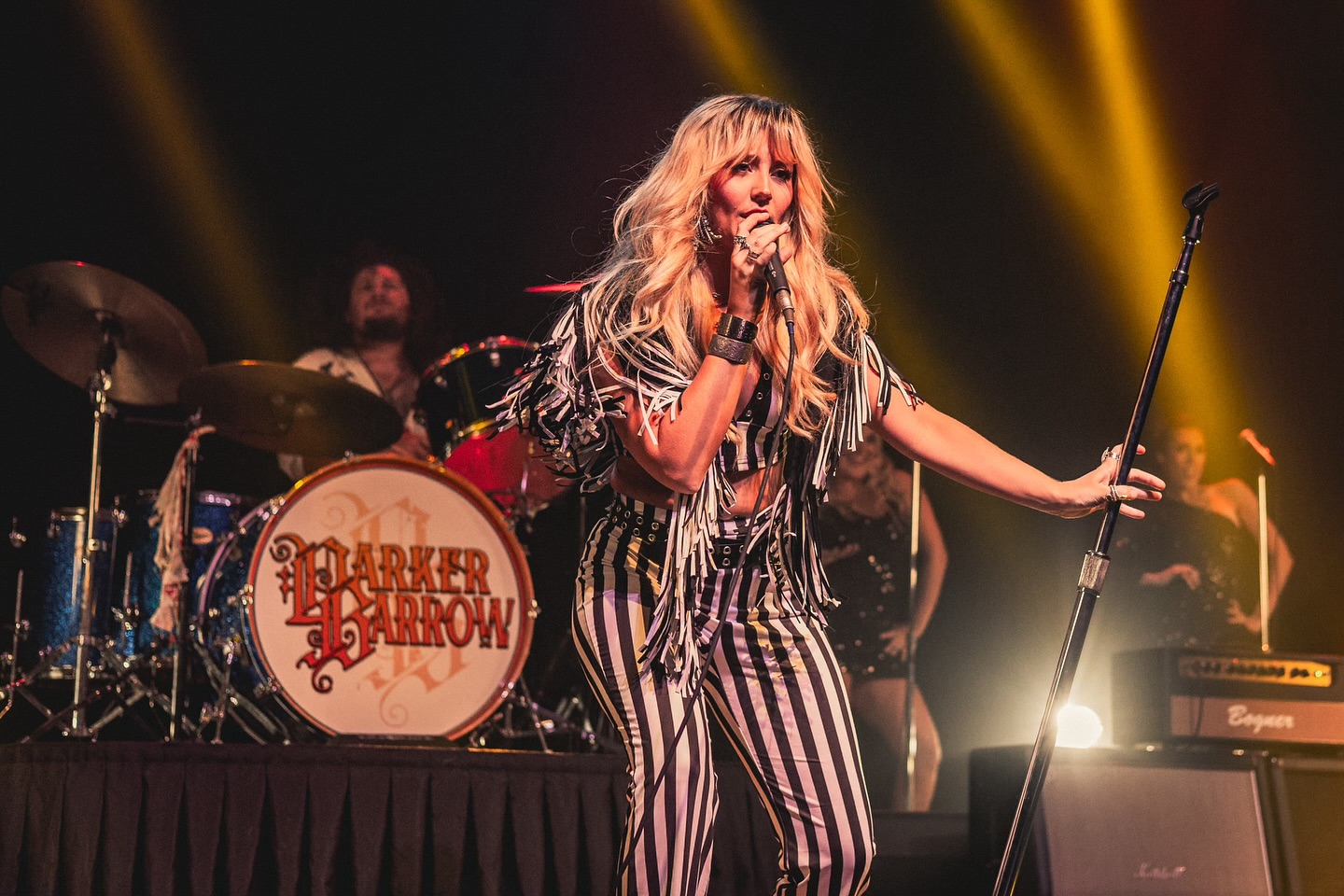 Parker Barrow  World Premieres Their New Single On The Hook Rocks!