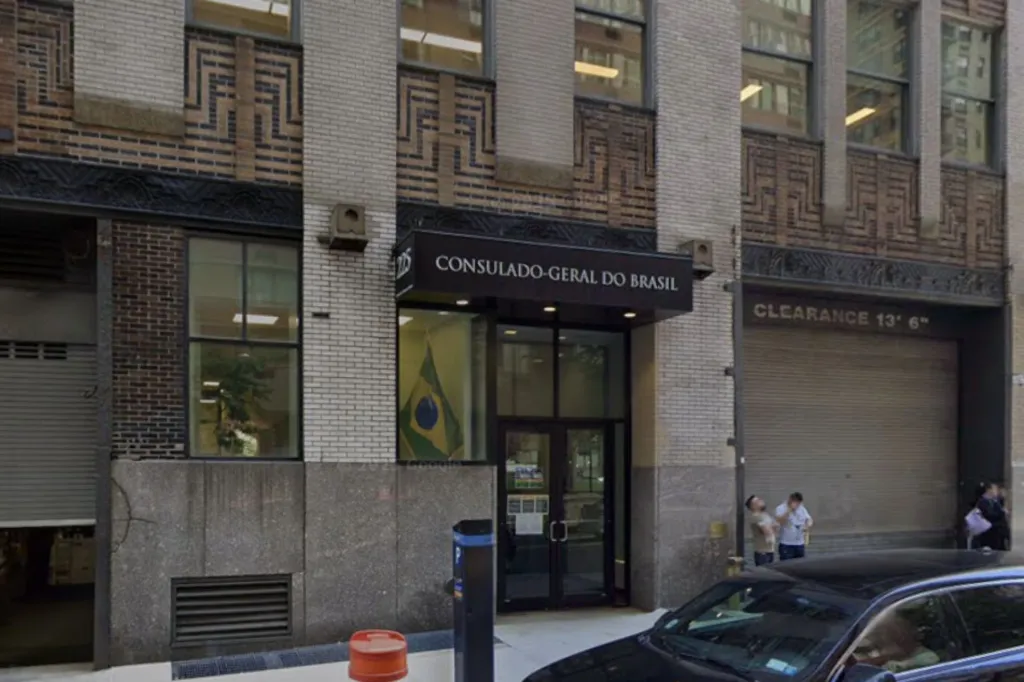 Consulado do Brasil em Nova York é esvaziado por risco de desabamento de prédio vizinho episode artwork