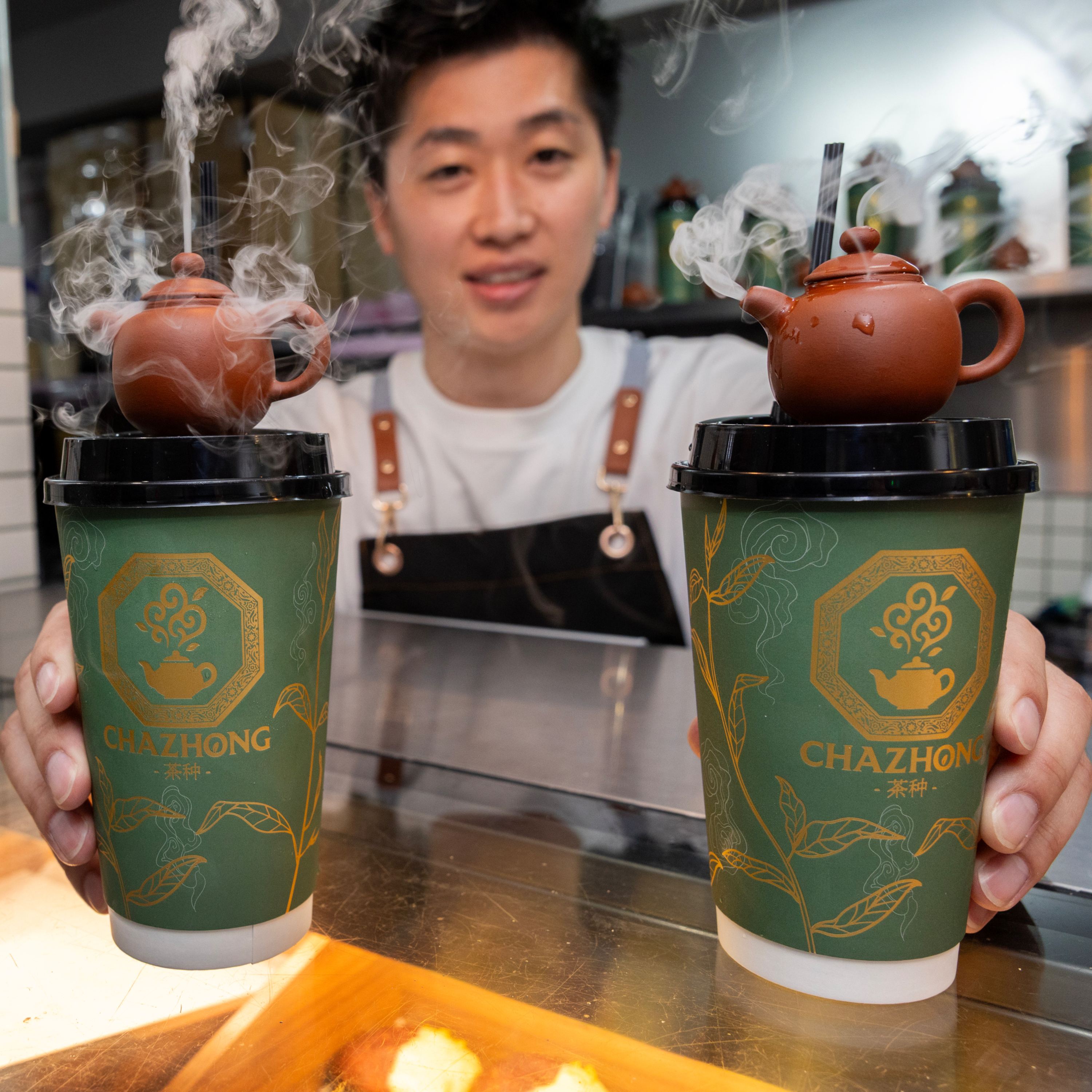 「タピる」の次はミルクティー、本格茶葉使う専門店が上陸　