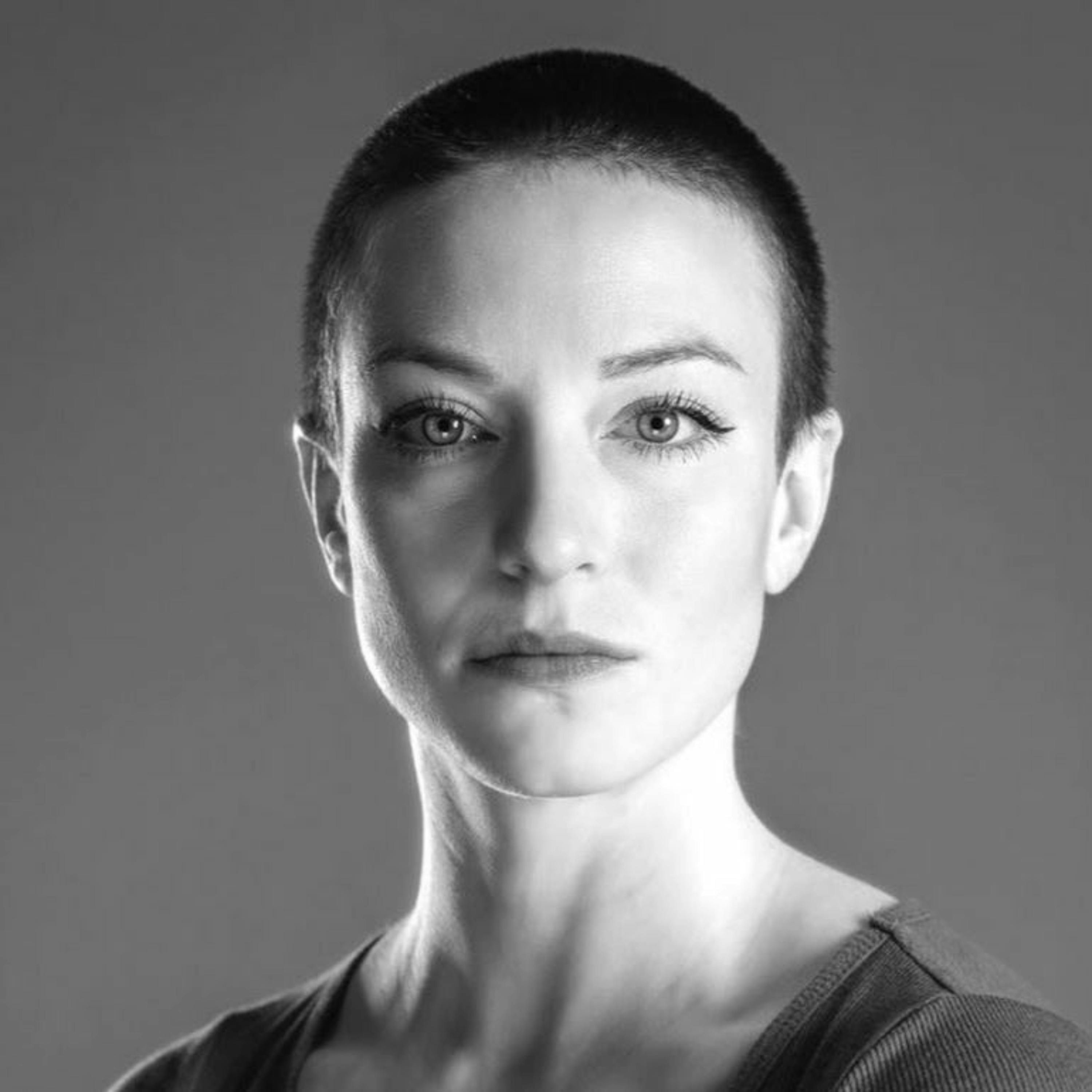 202 - Acting, Alcohol, Cocaine & Boxing with Caitlin Ewald!