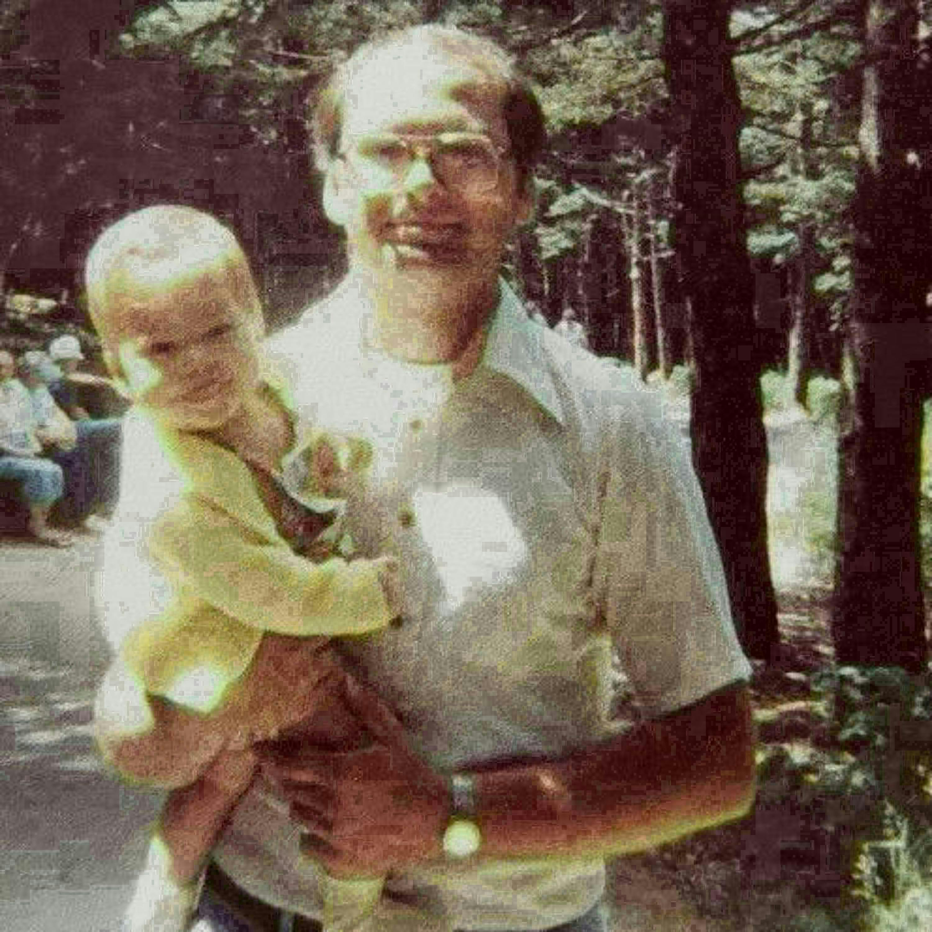 199 - Just Another Overdose: How My Dad went from Pastor to Opioid Statistic with Jason Duncan