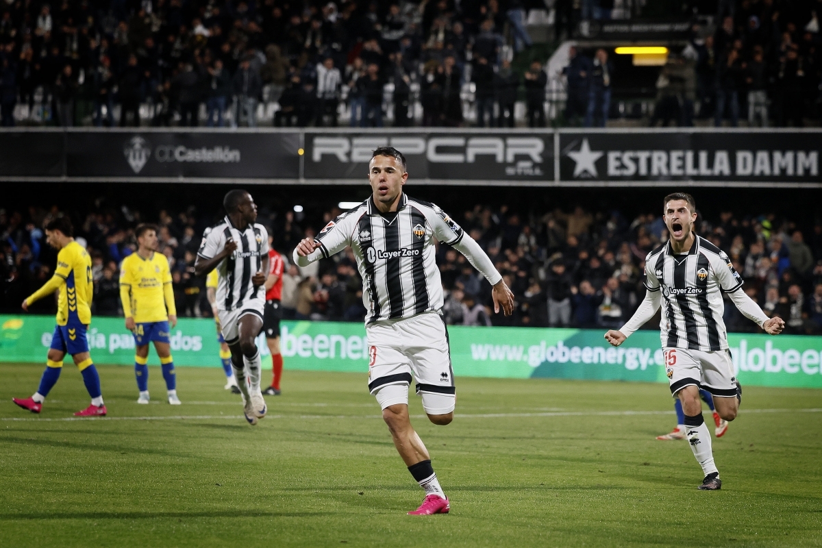 El Castellón muestra otra versión de excelencia y doblega a un candidato al ascenso