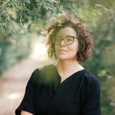 'Deixei este livro cheio de caos': Andréa Del Fuego comenta novo livro de contos "Nego Tudo: ficções súbitas" 'Deixei este livro cheio de caos': Andréa Del Fuego comenta novo livro de contos "Nego Tudo: ficções súbitas"