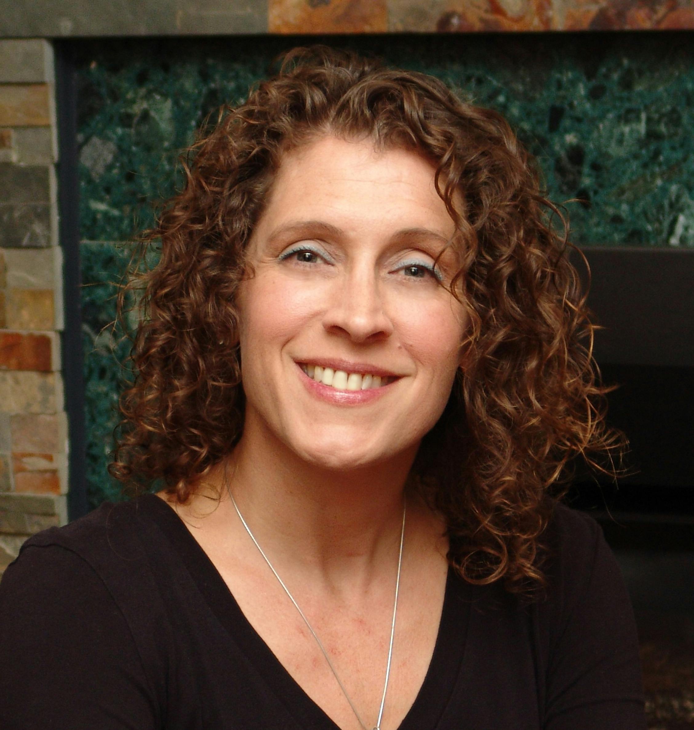 Hannah Mary McKinnon, Author