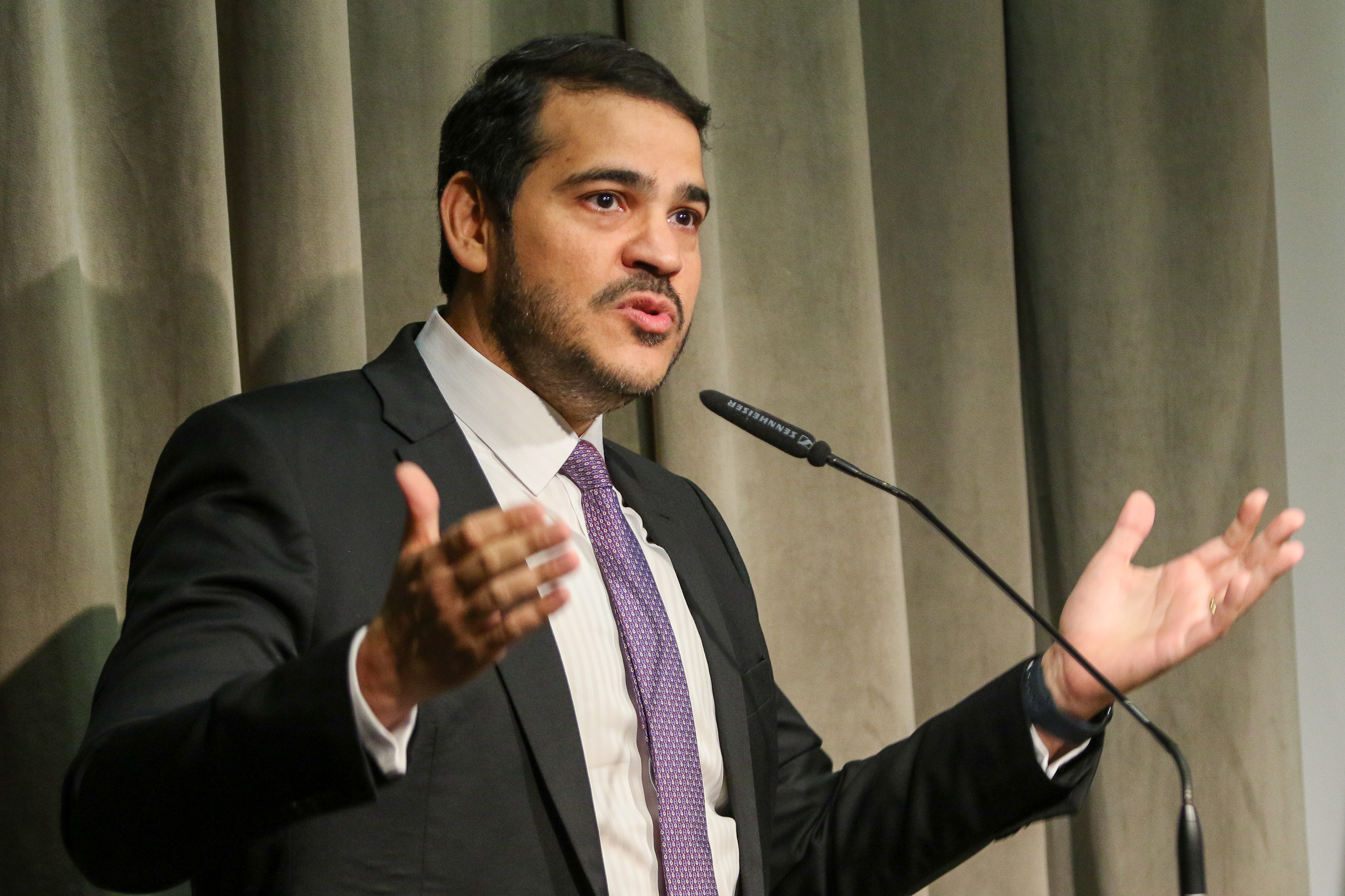 Sabatina antecipada aumenta pressão por votos a favor de Jorge Messias no Senado