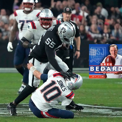 Podcast: Bedard tries to make sense of Patriots' loss to Raiders