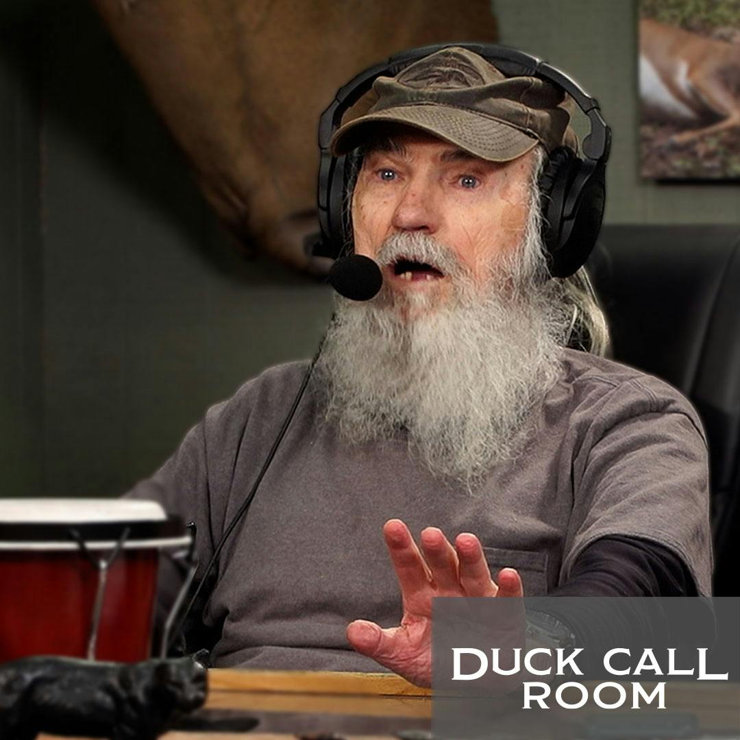Uncle Si's Wife Is Rushed to the Hospital by Ambulance