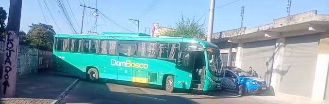 Ao menos 40 ônibus precisam alterar trajeto em Duque de Caxias (RJ) por operação da PM