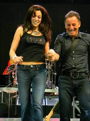 Springsteen Shows, Strong Jewish Women & New Novels with Author Sara Goodman-Confino