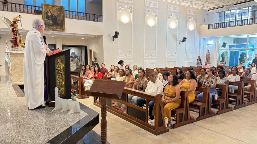 Missa no Centro do Rio marca oito anos do assassinato de Marielle Franco e Anderson Gomes