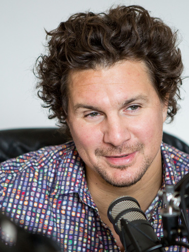 Én nem rohanok neki a szalagkorlátnak 140-nel, bekokainozva