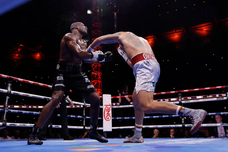 Nuthouse Podcast: Episode 627 - Usyk thumps Dubois! Pac is back at 46 + Bam bashes Cafu