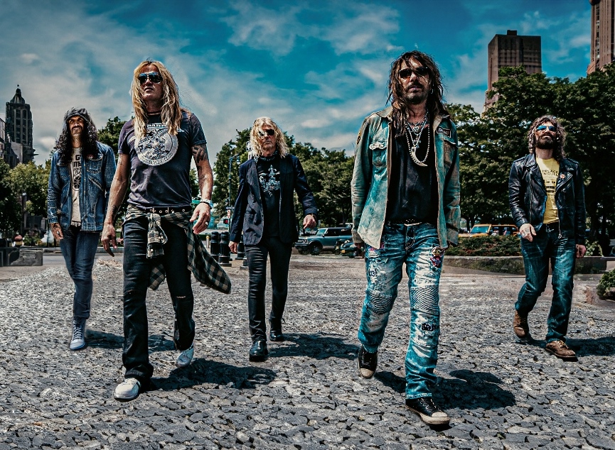 John Corabi Brings The Fun Back To The Dead Daisies