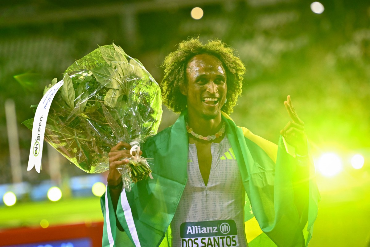 Alison dos Santos vence etapa em Bruxelas e se torna tricampeão da Diamond League episode artwork