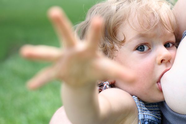 How to Get the Best Breastfeeding Photos