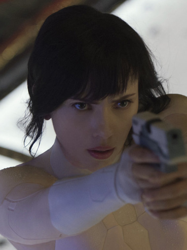 Feledteti-e Scarlett Johansson, ha kilúgoznak egy klasszikust?