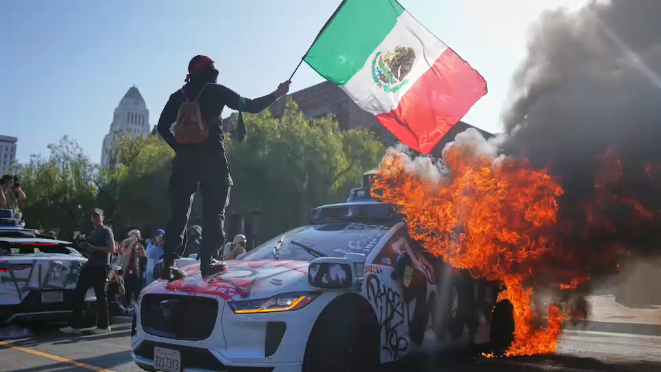 ¡Los Ángeles se convierte en una zona de guerra!