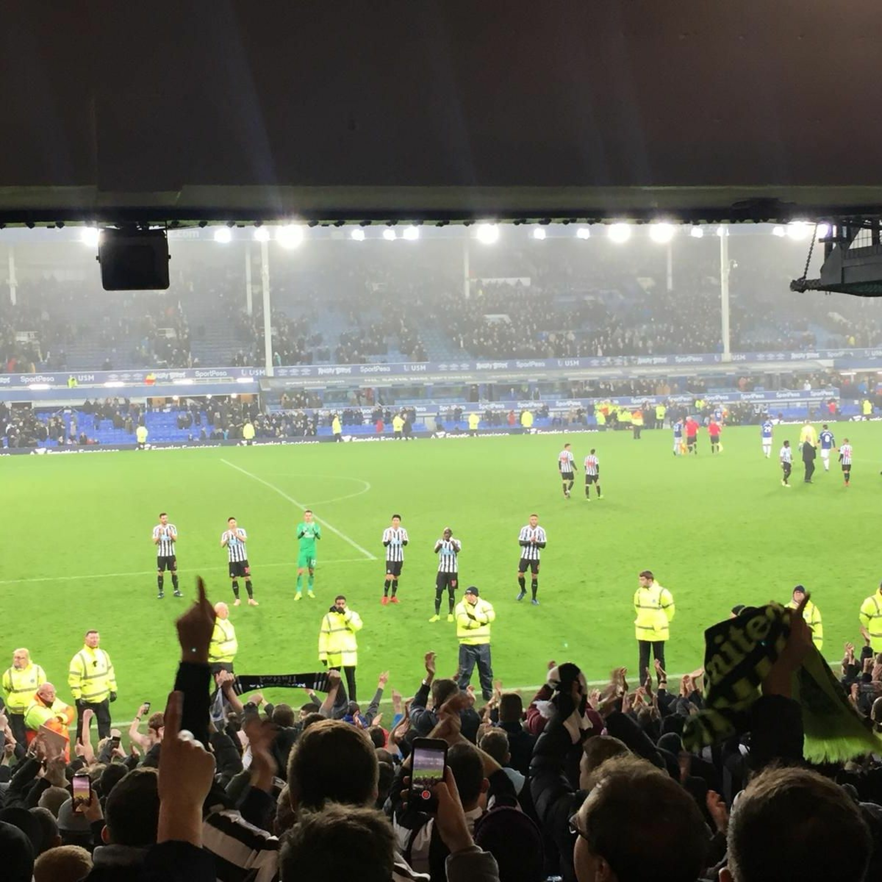 Podcast: United Battle to Fantastic Point at Everton