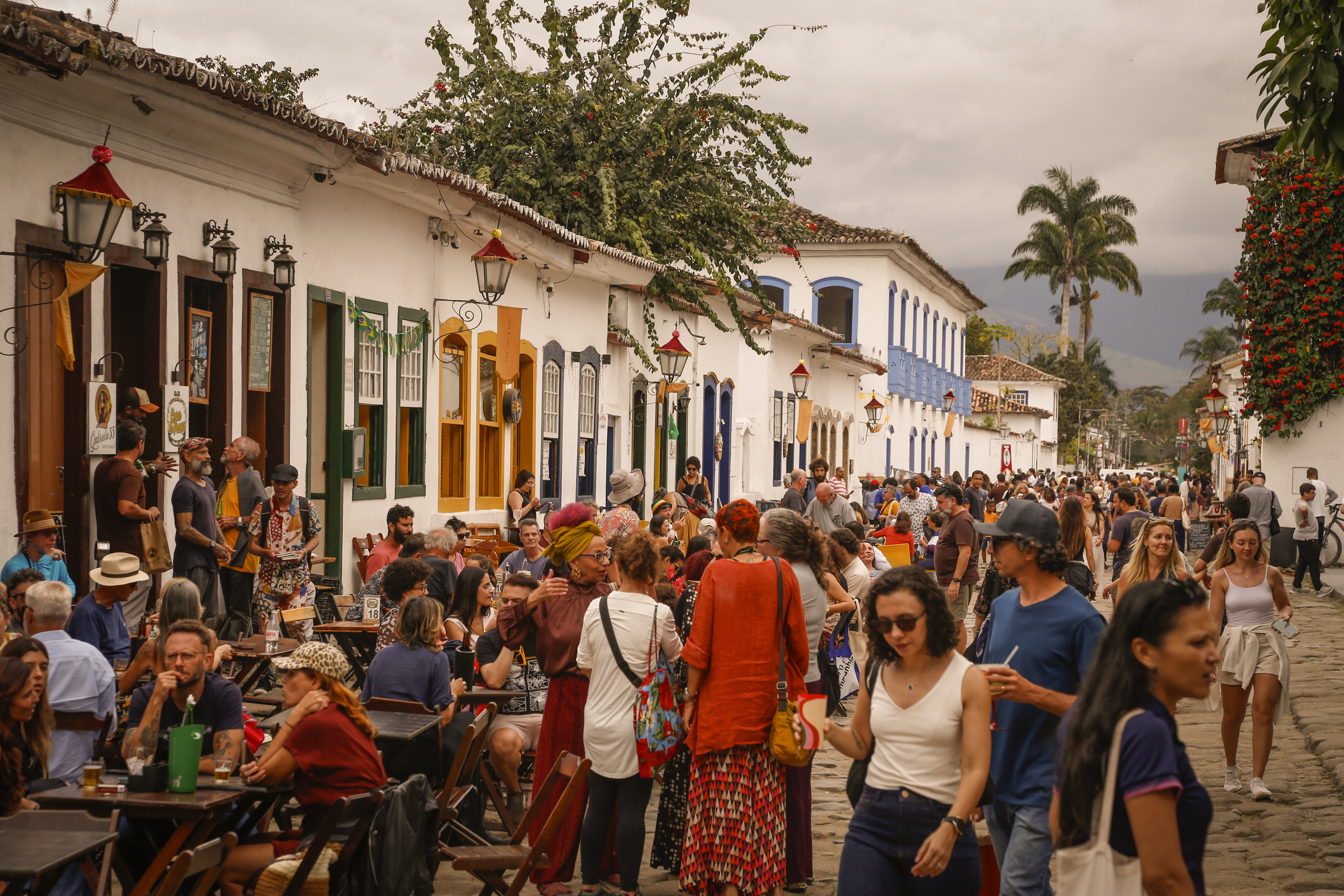 Festa Literária Internacional de Paraty volta a ficar sem luz no 3º dia de evento episode artwork