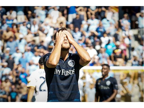 Shades of Blue Soccer Show - 10/12/16 episode artwork