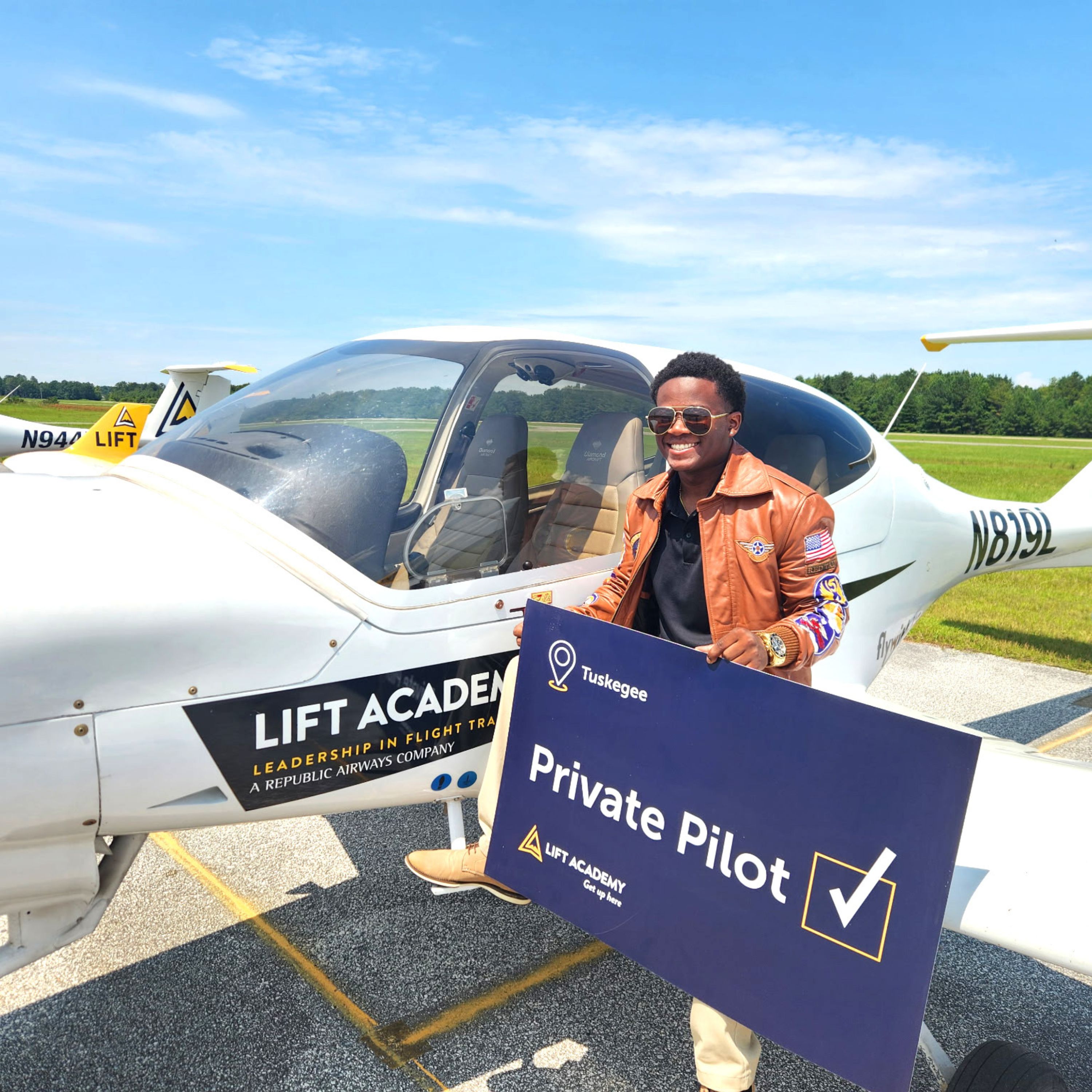 Tuskegee Senior Earns Pilot License After 80 Years