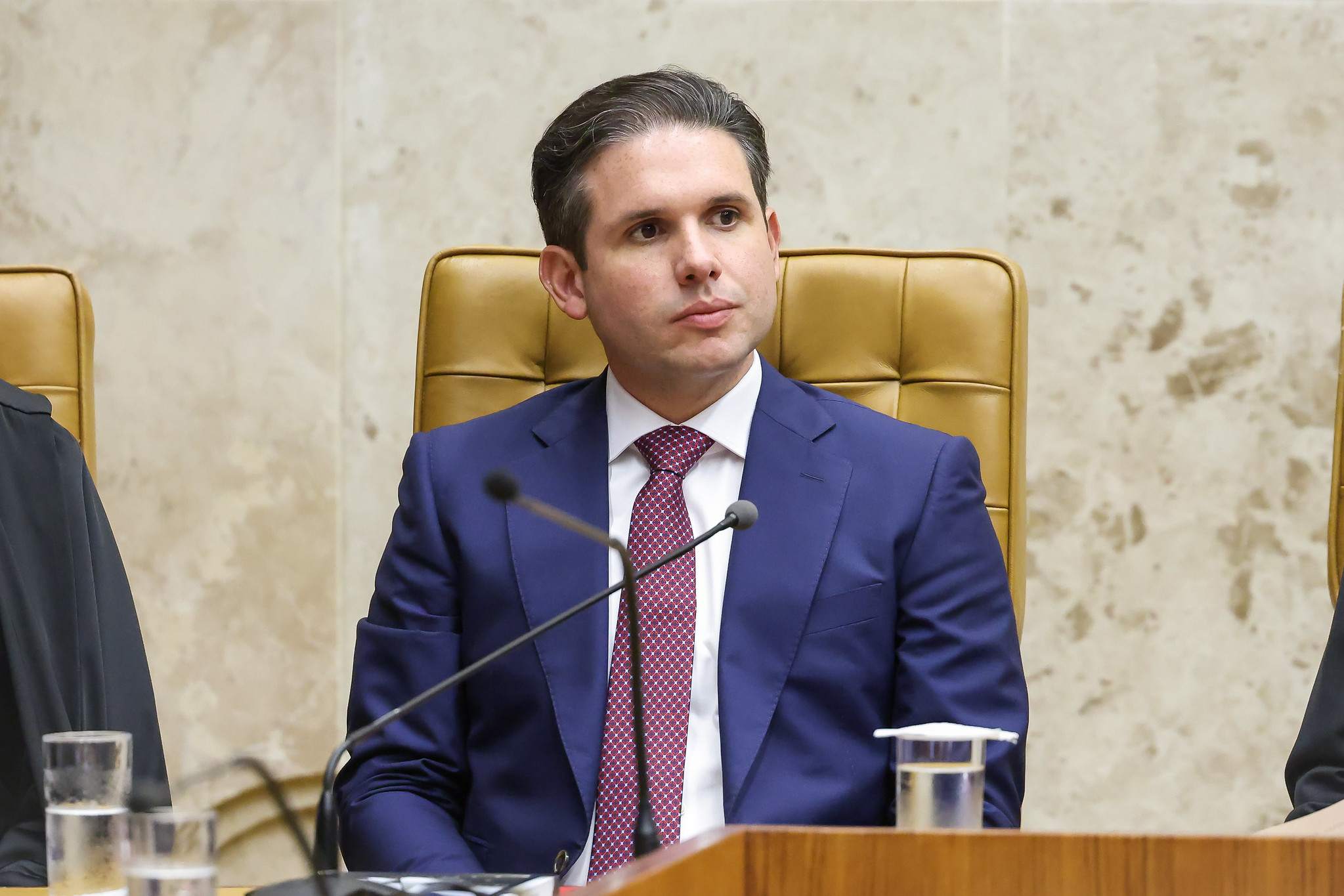 Motta diz que 'cabe questionamento' a projeto do governo para tratar da escala 6x1 episode artwork