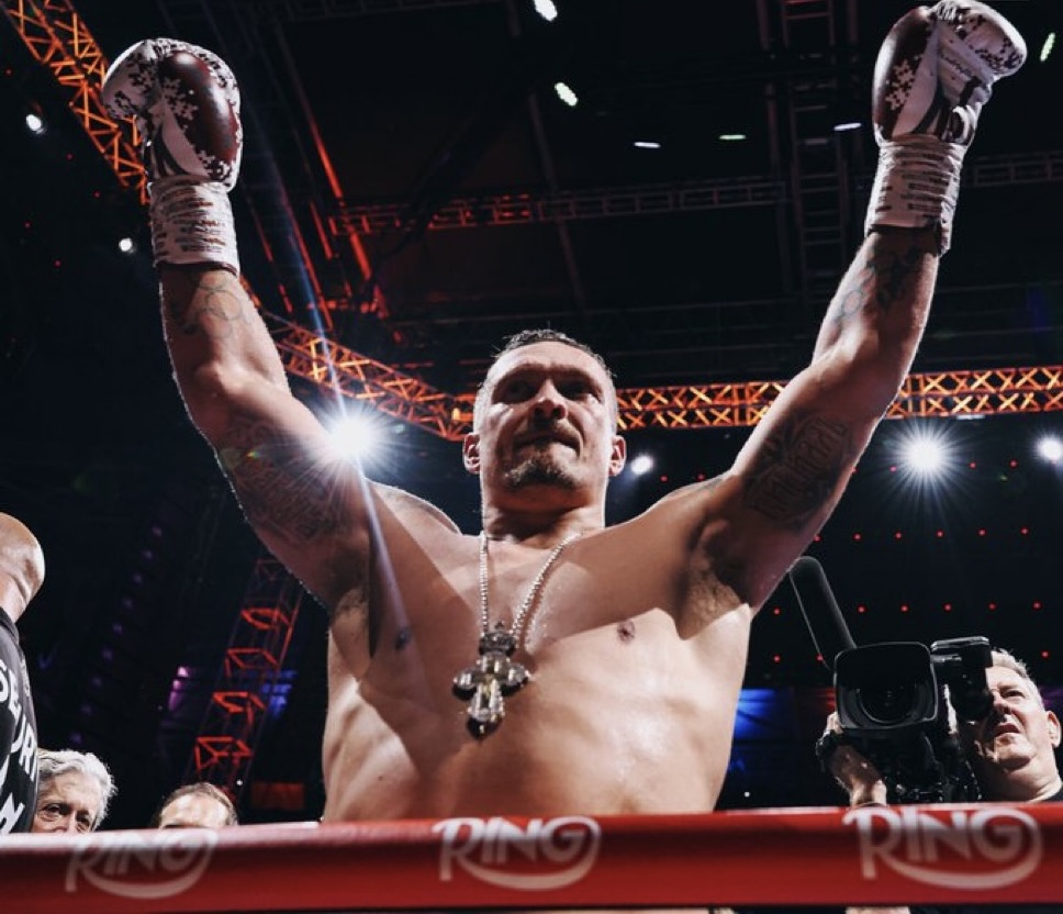 BOXING REACTION: Oleksandr Usyk destroys Daniel Dubois!!