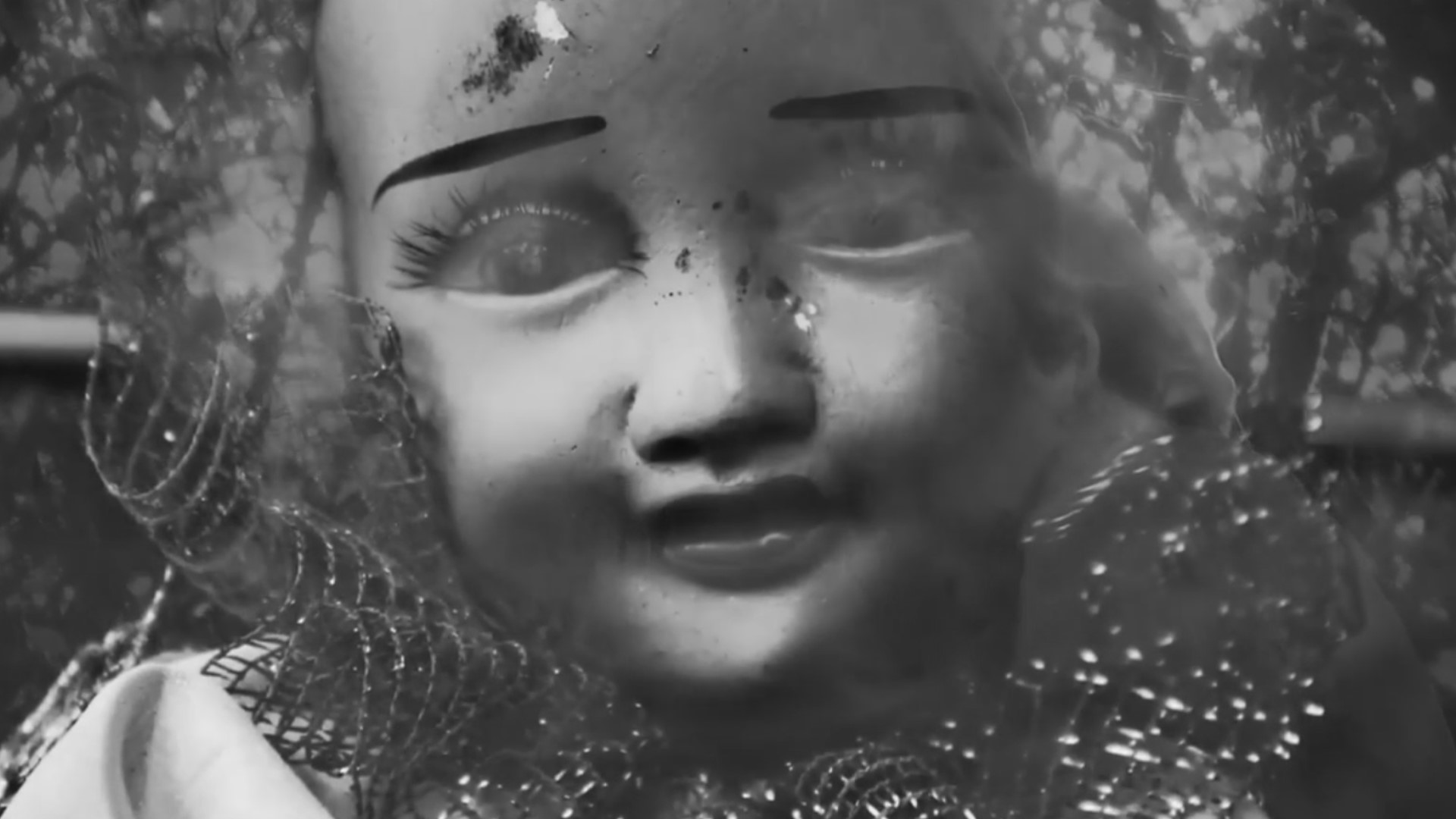 ALGO EXTRAÑO SUCEDE EN SEMANA SANTA - 1 HORA DE HISTORIAS DE FIGURAS RELIGIOSAS