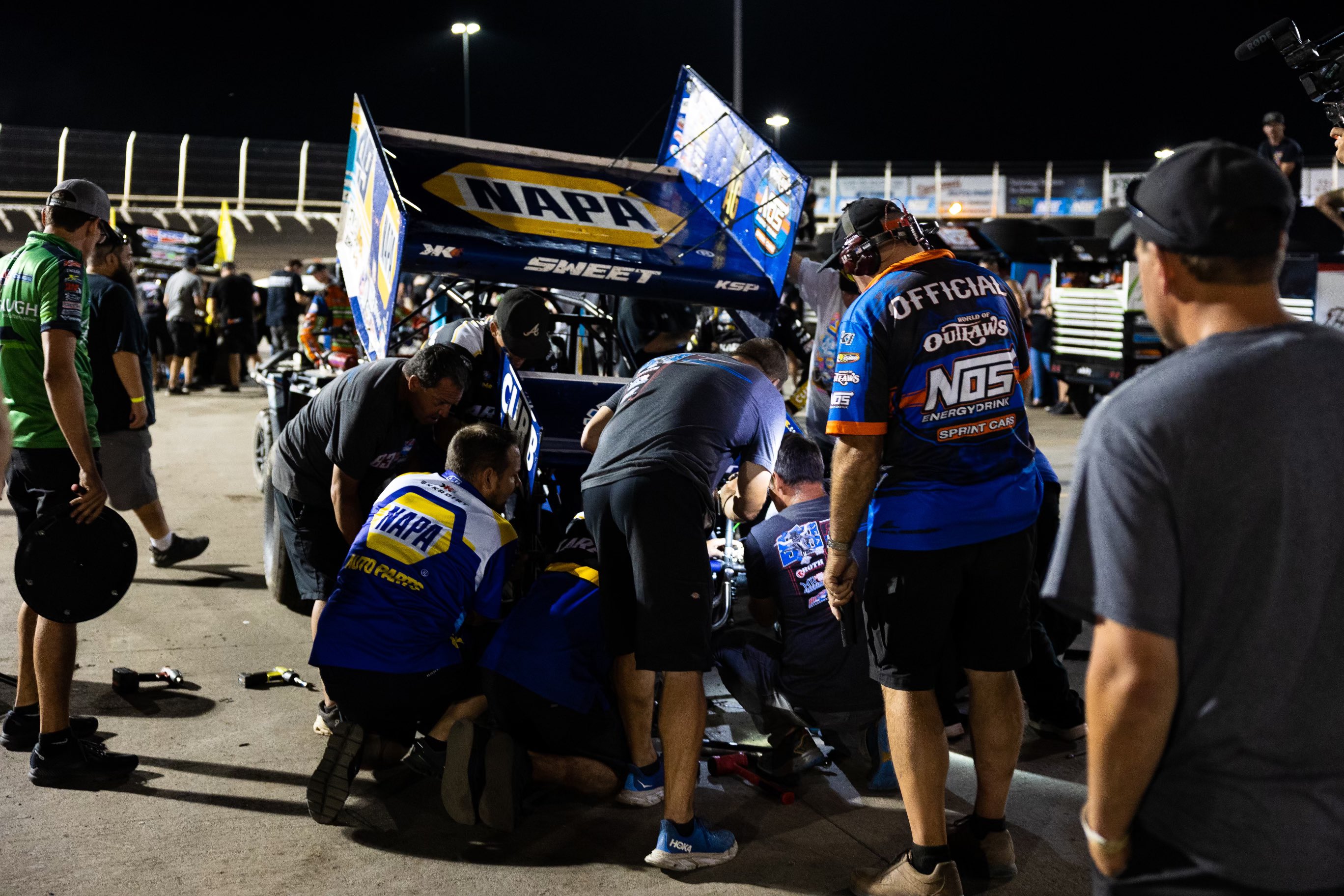 85: Larson's ass-kicking & the World of Outlaws points race tightens episode artwork
