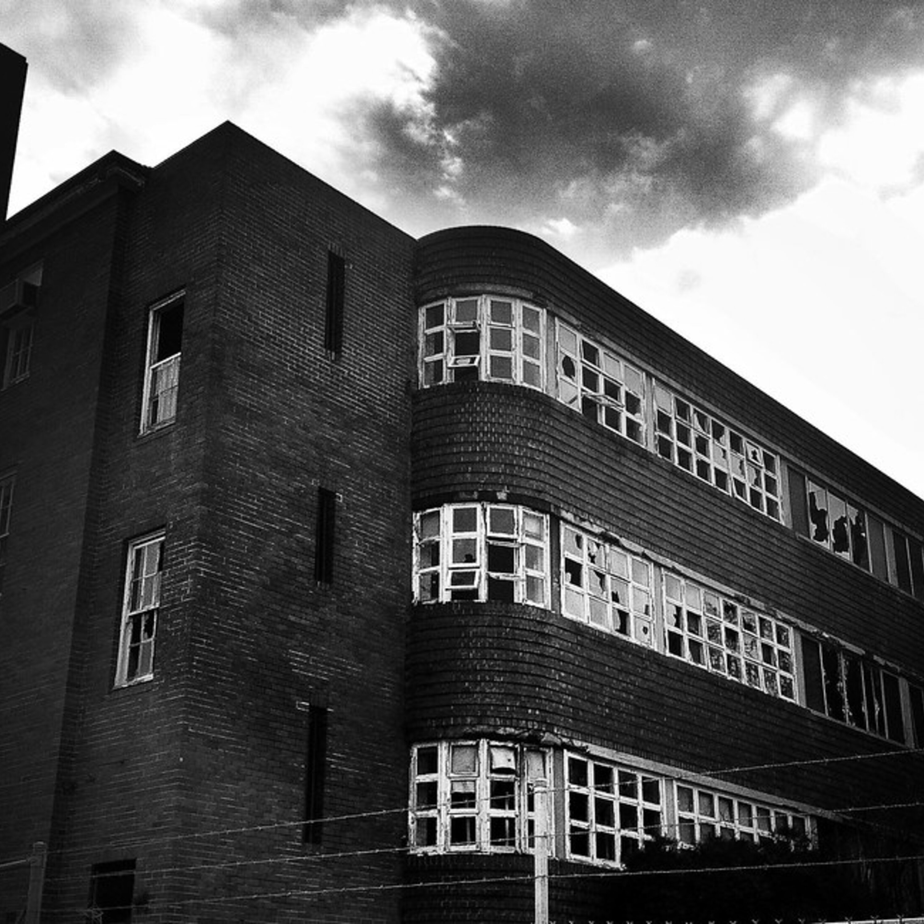 Spirits of The Prince Henry Hospital - A True Hauntings Podcast