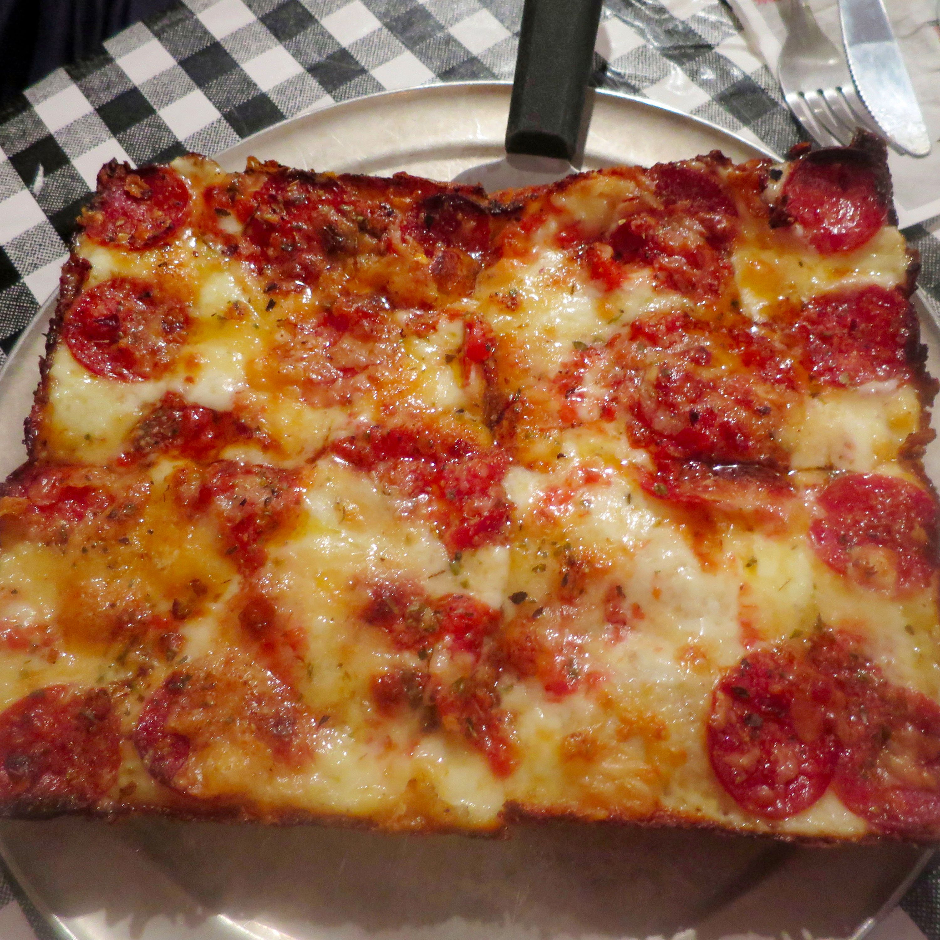 Ep. 225: When will Detroit-style pizza catch on everywhere? episode artwork