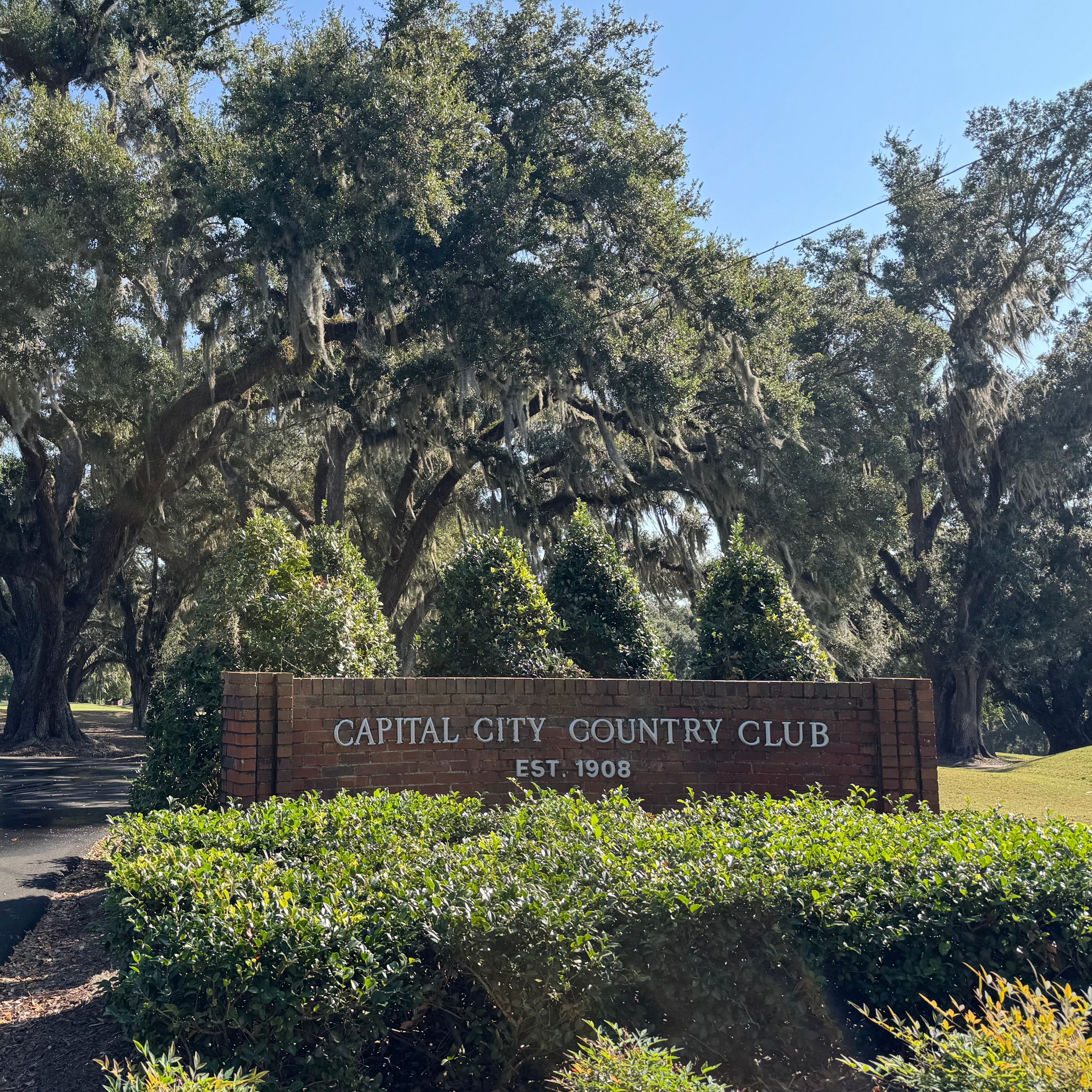 Tallahassee Golf Course Sale Sparks Outrage Over Enslaved Graves
