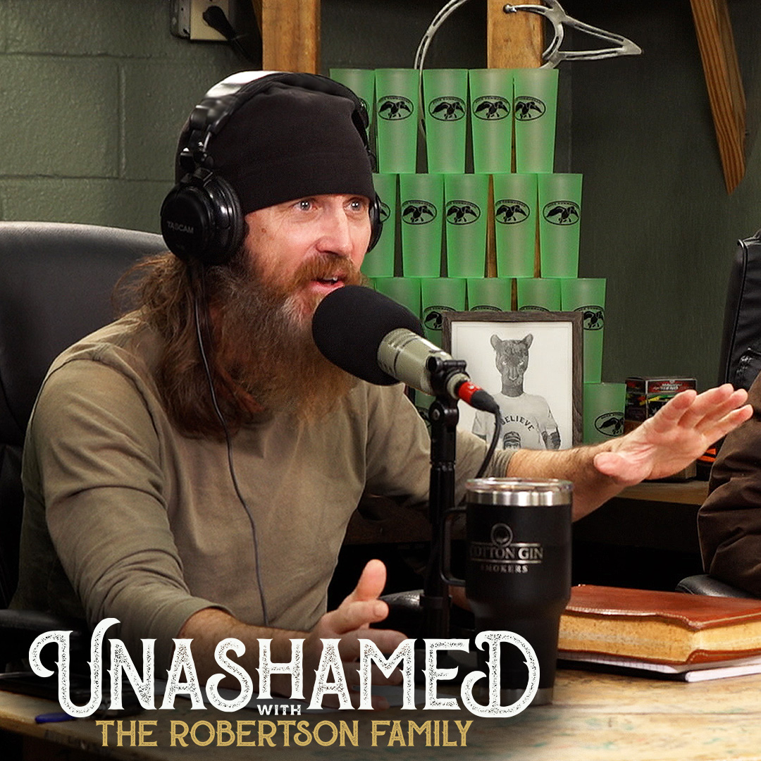 Ep 1028 | Jase Gums up the Drive-Thru Line, Zach Takes Revenge on Neighbors & the Masculinity Crisis