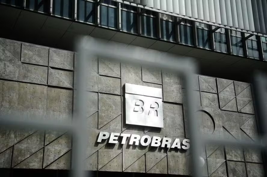 Petrobras diz que greve não afeta produção nem abastecimento